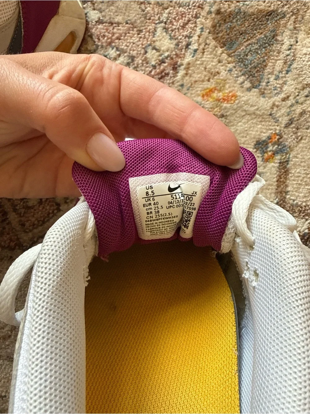 Nike White and Magenta Air Max-style Sneakers